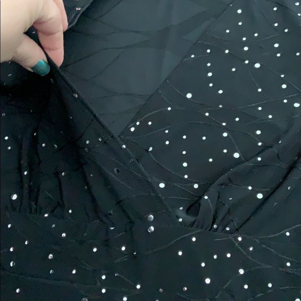 Women’s dressy top - Picture 3 of 10